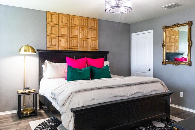 Building Photo - 5725 110th St