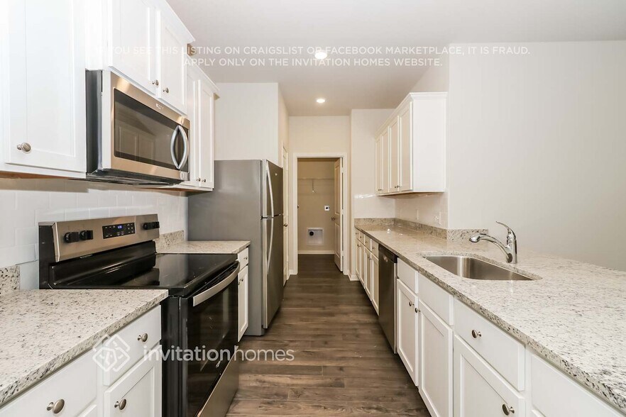 Building Photo - 8120 Sunberry Shadow Dr