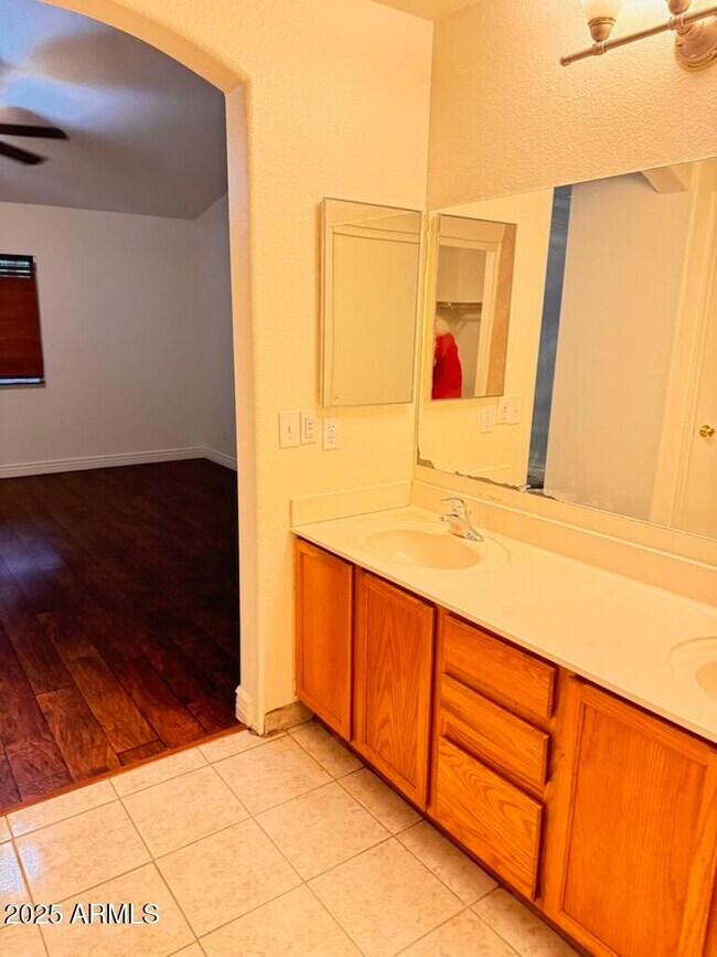 Building Photo - 1291 S Crossbow Pl