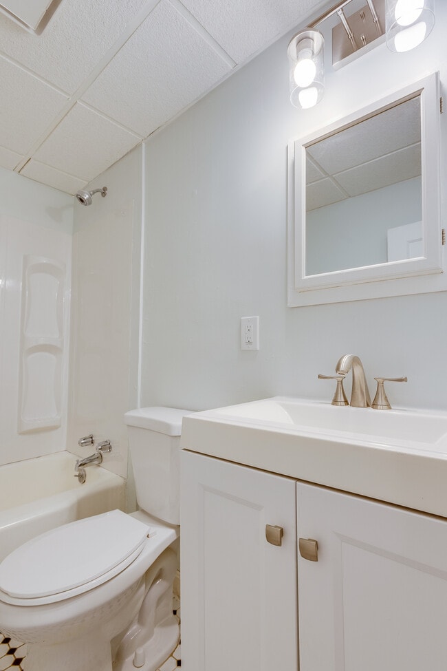 Building Photo - 525 Washington Ave