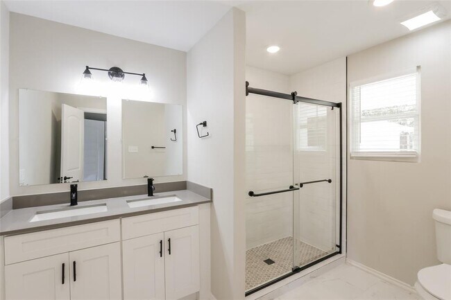 Building Photo - 3434 Silverwood Ln