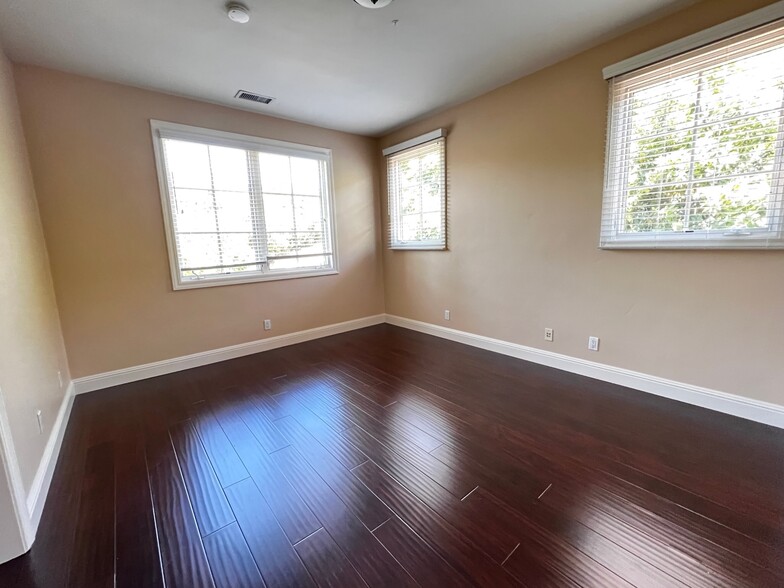 Building Photo - 4698 Granada Way