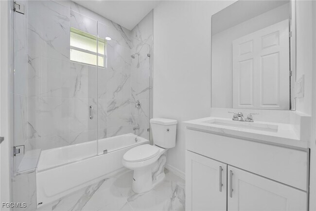 Building Photo - 312 Harrison Dr