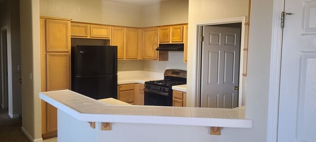 Building Photo - Amazing Wingfield Condo!