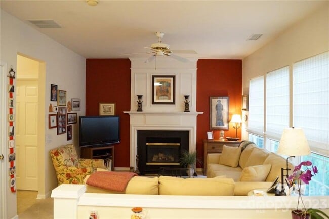 Building Photo - 3304 Mannington Dr