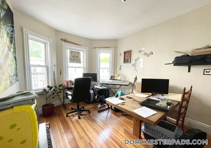Building Photo - 26 Taft St