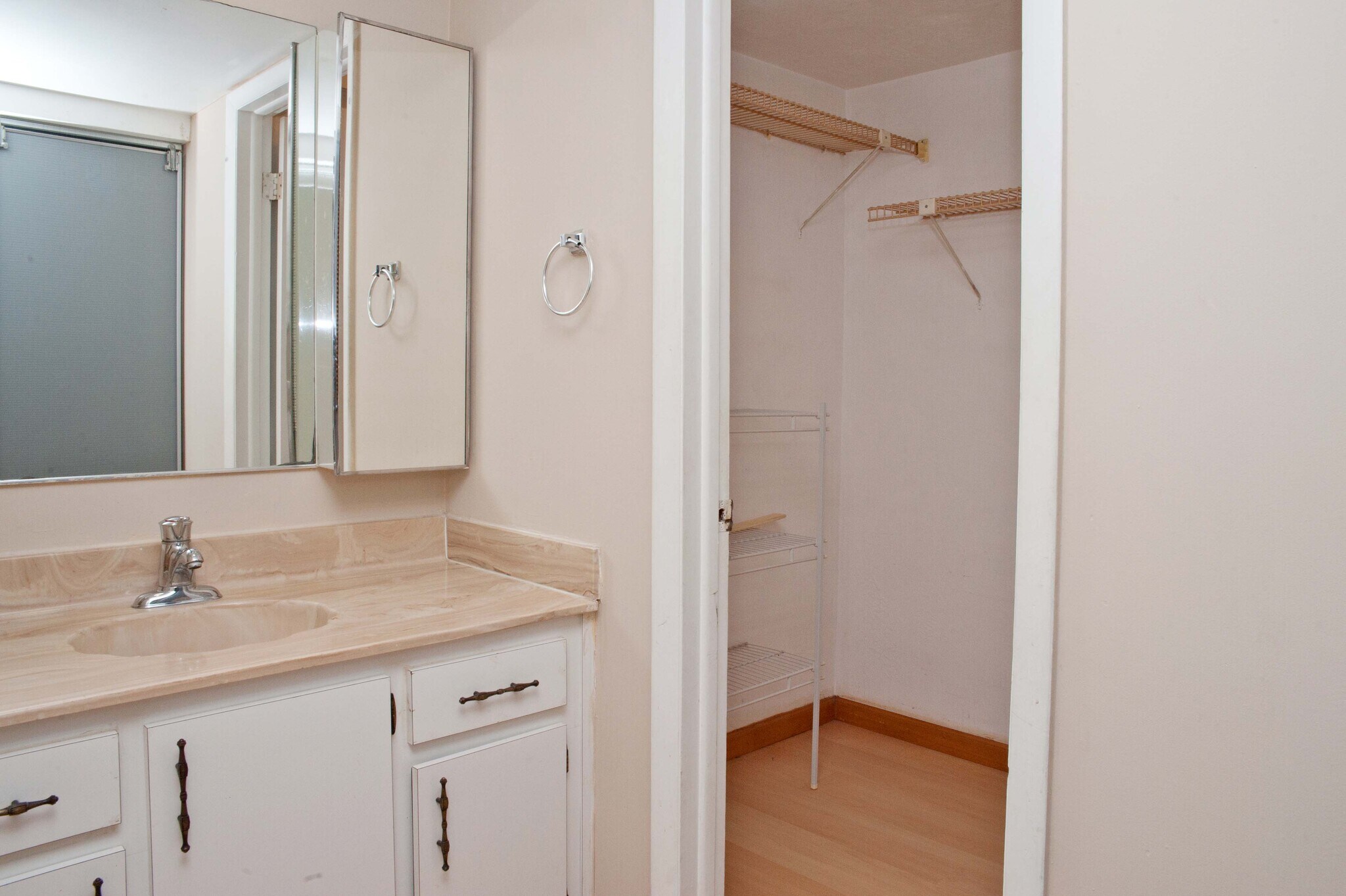 Building Photo - 19216 NE 25th Ave