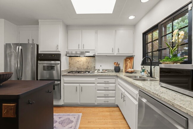 Building Photo - 4763 Golden Rd