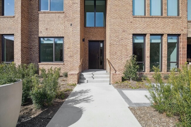 Building Photo - 1 Riva Row