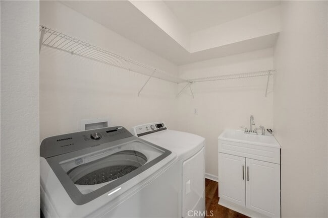 Building Photo - 27472 Swallow Ct