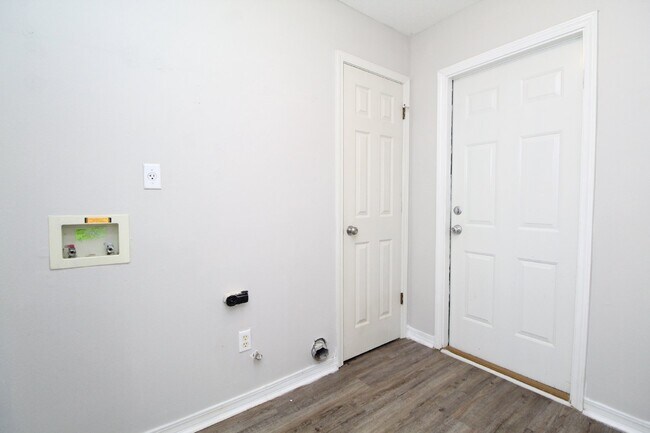 Building Photo - Coming Soon 4/20 – 3BR/2BA Home with 2-Car Garage, Open Layout, Island Kitchen, Split Floor Plan ...