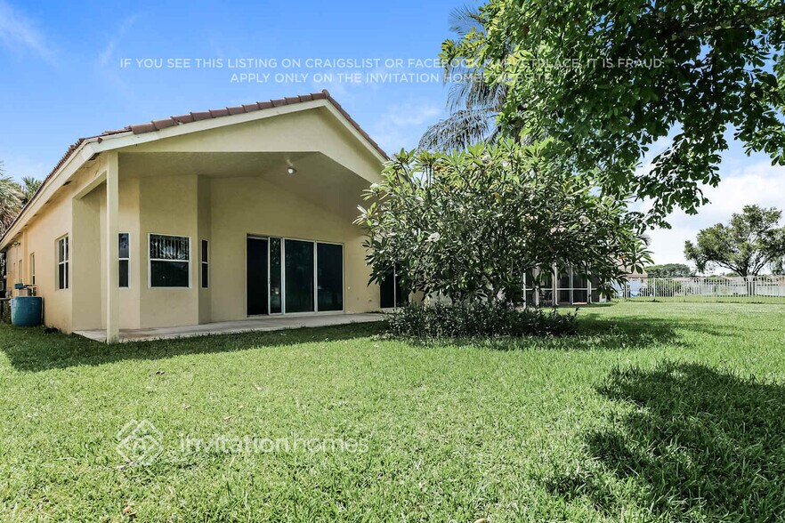 Building Photo - 7774 Hoffy Cir