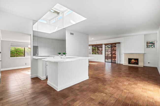 Building Photo - 37 Santo Domingo Dr