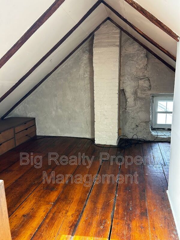 Building Photo - 106-B N Main St