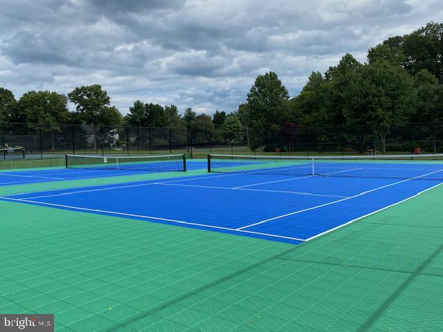 Building Photo - 8003 Normandy Dr