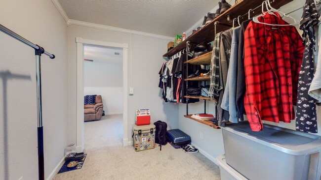 Building Photo - Charming Updated Home in Bluewater Bay – N...