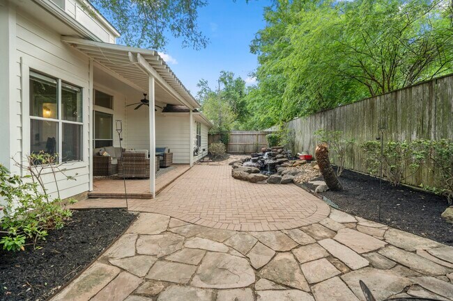 Building Photo - 9631 Bavaria Dr