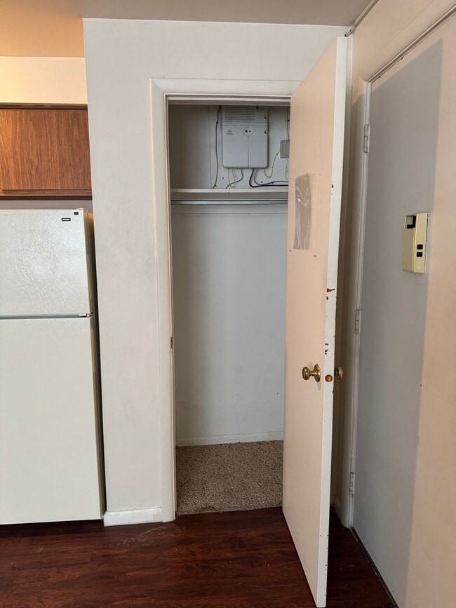 Building Photo - 1 Bedroom 1 Bath-Moon Township