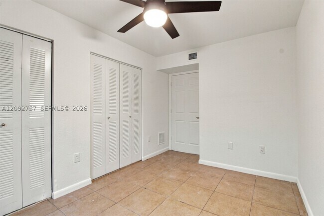 Building Photo - 209 NE 35th St