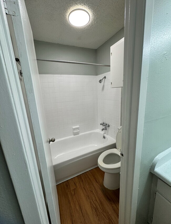 Building Photo - 40 Hyde Park