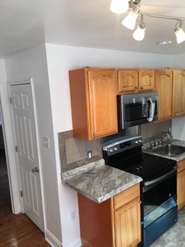 Building Photo - 1535 Sellers St