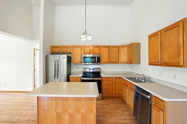 Building Photo - 20 Redtail Bend