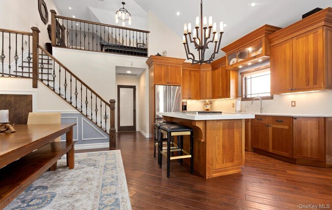 Building Photo - 847 E Broadway