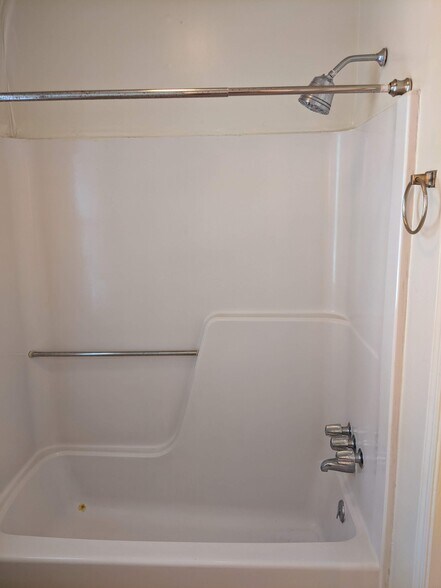 Shower and Tub for Bathroom #1 - 16643 Missionary Ridge Ct