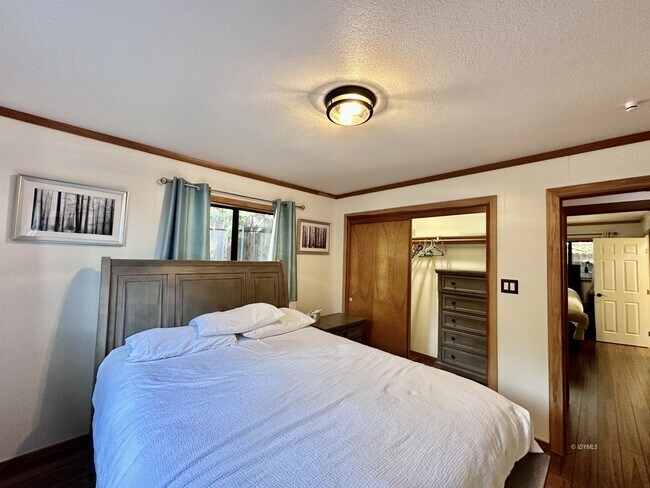 Building Photo - 2 Bedroom Home for Rent