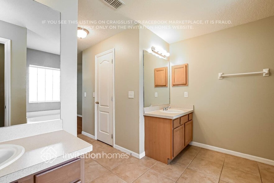 Building Photo - 4741 Ashton Dr W