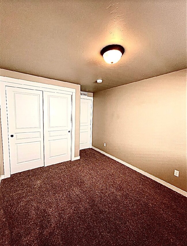 Building Photo - 3844 W Magnolia Ln