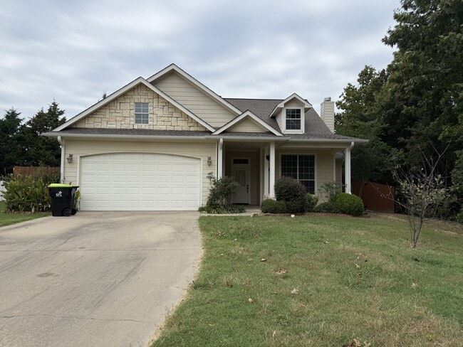 Primary Photo - 1318 Emily Ln