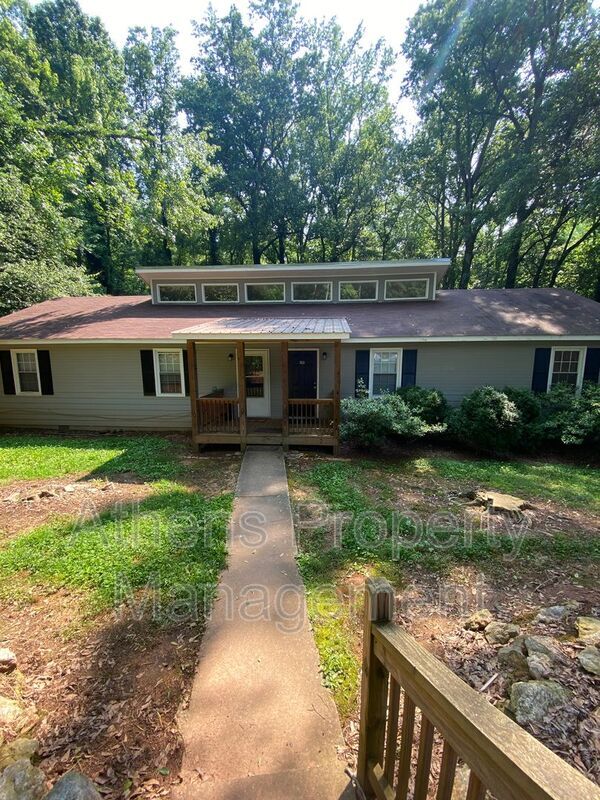 Building Photo - 195 Creekwood Dr