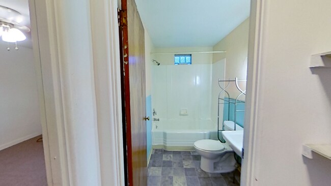 Building Photo - 11 W McNutt St