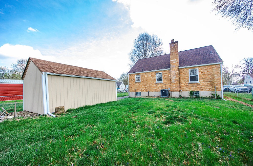 Building Photo - 8253 Brownsway Ln