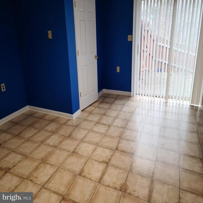 Building Photo - 135 Hill Valley Dr