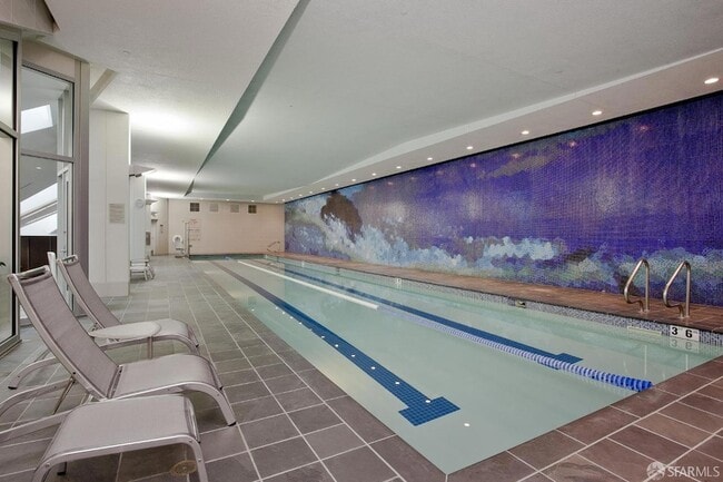 Building Photo - 301 Main St