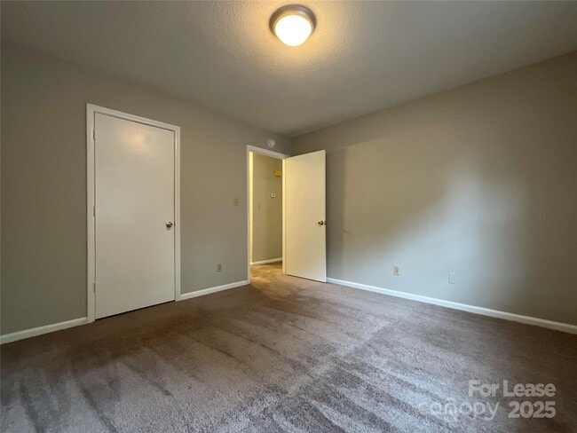 Building Photo - 201 Arthur Dr