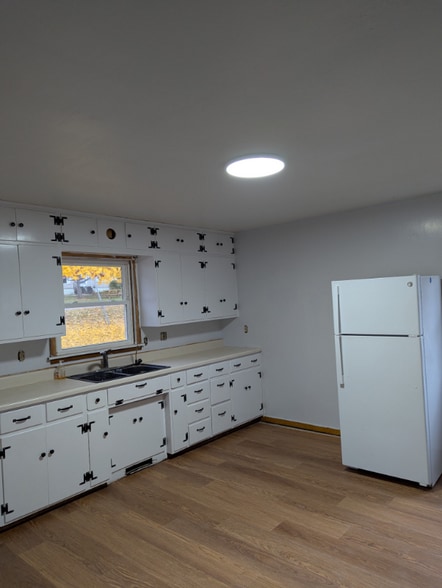 Building Photo - 500 Skyview Ave