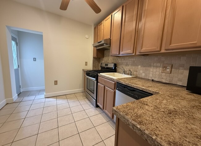 Building Photo - 2214 Memphis St