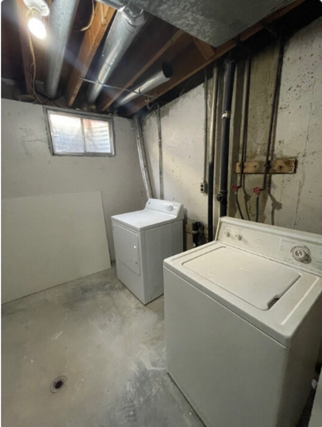Building Photo - Triplex townhome blocks away from Anshutz ...