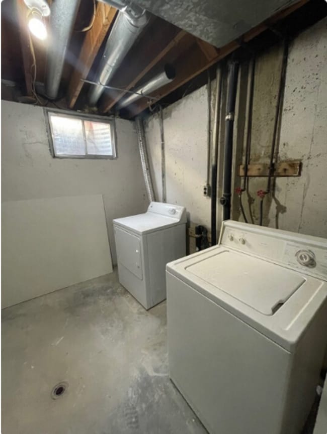 Building Photo - Triplex townhome blocks away from Anshutz Hospital