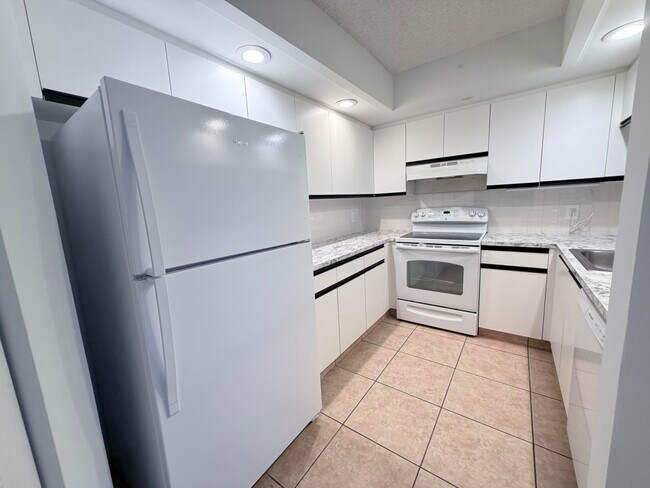 Building Photo - 1300 SW 125th Ave