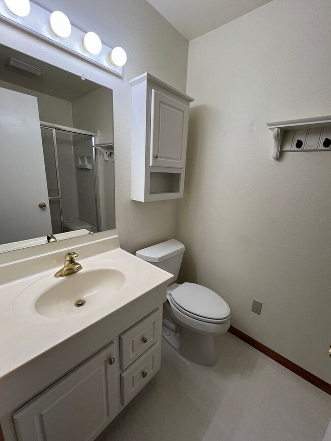 Building Photo - ~Applications Pending~3 Bed, 2 Bath Home for Rent!!