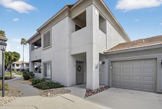 Building Photo - 7401 W Arrowhead Clubhouse Dr