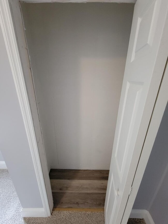 Building Photo - Great 3 bed 1 bath home coming in August!