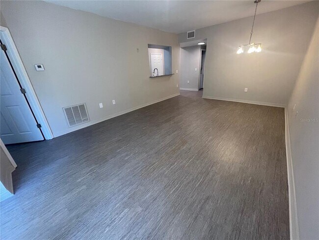 Building Photo - 6004 Portsdale Pl