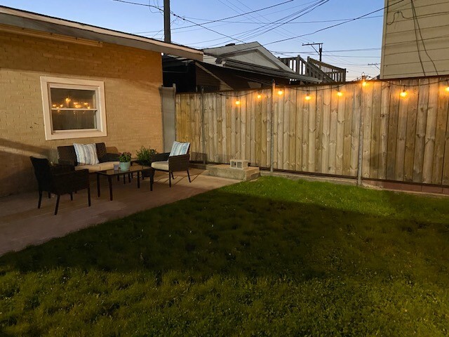 Building Photo - 1612 N Avers Ave