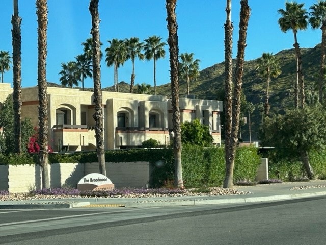 Primary Photo - 2601 S Broadmoor Dr