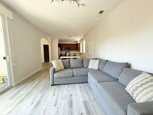 Building Photo - 956 Mira Lago Way